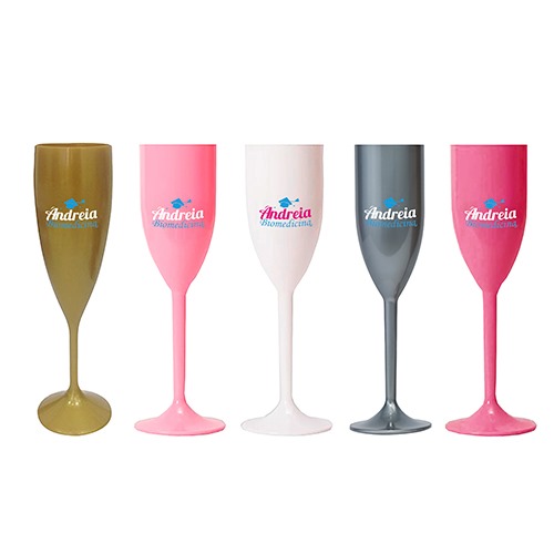 Taça para espumante em material plástico resistente